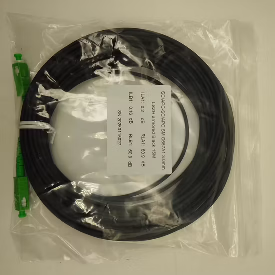 Patchcord in fibra ottica con cavo flessibile preconnettorizzato
